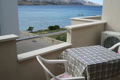 Ładny apartament z balkonem i widokiem na mor...