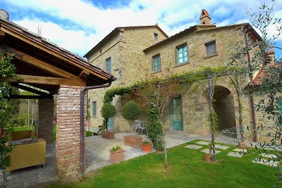 Ferienhaus in Cortona mit Pool und Aussicht