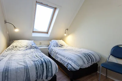 Familienvilla mit Terrasse in Andijk