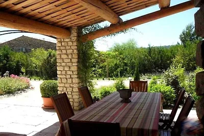 Hütte in Gordes mit Schwimmbecken