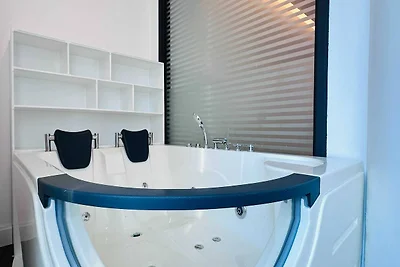 Grande Suite | Luxe | Sheikh Zayed Rd