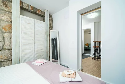 Apartments Dub - One-Bedroom Apartment (no.4)