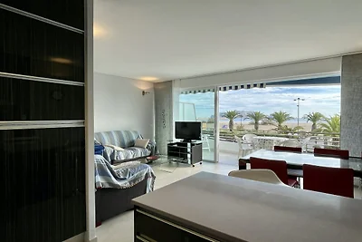 Apartment for 6 people near sand beach