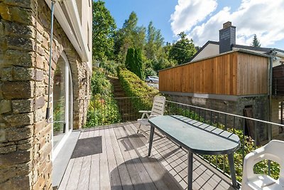 Apartment mit Hügelblick und Terrasse in...