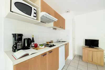 Appartamento vicino a Lione con piscina