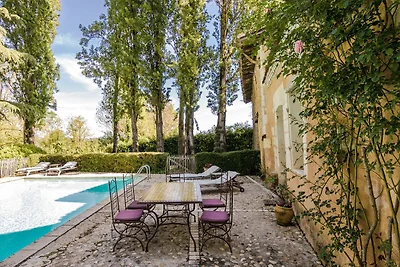 Gemütliche Villa in Sourzac mit privatem pool