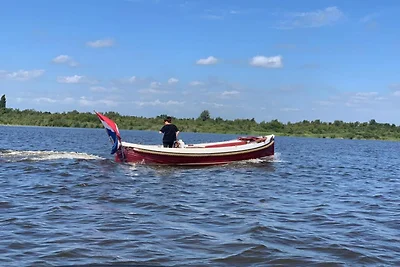 Geschakelde villa aan de Loosdrechtse Plassen