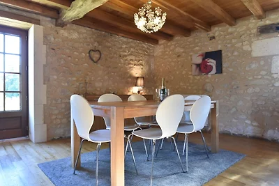 Ferienhaus mit Pool in Verteillac