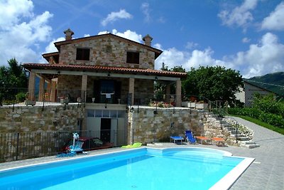 Timeless villa in Cagli with garden and swimm...