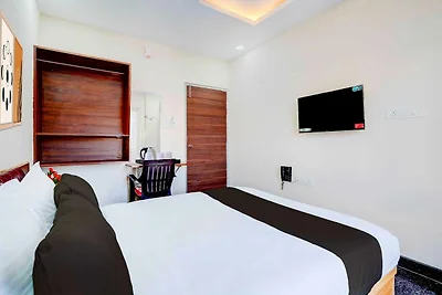 Hotel O Nennur K R Puram voorheen GNR Grand