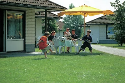 Renovierter einstöckiger Bungalow, 2 km vom M...