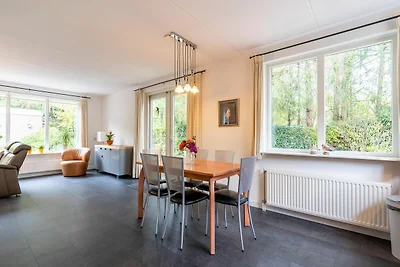 Charmantes Ferienhaus in Schoonloo mit Garten