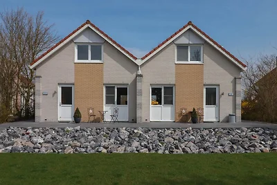 Komfortabler Deluxe-Bungalow am Wasser
