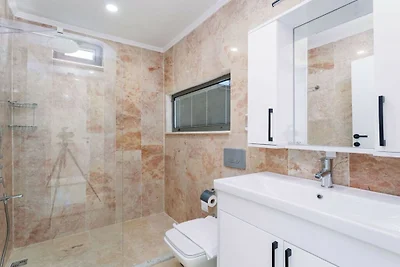 Villa in Kalkan mit Schwimmbecken