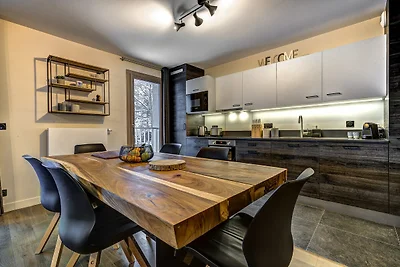 Modern 3 Bed 2 Bath Apt Close to Chamonix...