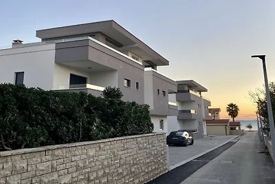 Apartamento vacacional en Vir con piscina.