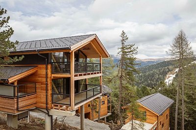 Chalet superior con sauna y jacuzzi.