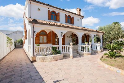 Traditional holiday home in Fondo Morte with ...