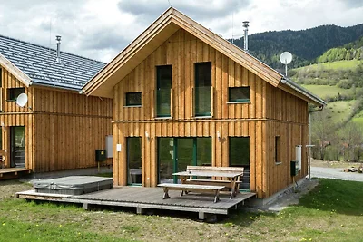 Einladendes Chalet mit Whirlpool