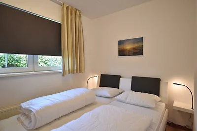 Villa in der Nähe von Wald, Strand und Meer