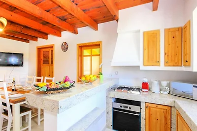 Villa in Muro met zwembad en prachtige tuin