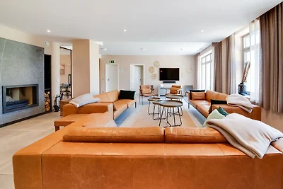 Geräumiges Ferienhaus in Bourseigne-Neuve