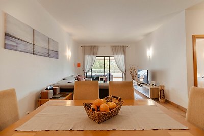 Moderne Wohnung mit Pool in Lagos