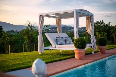 Villa in Lucca mit Pool und Aussicht