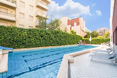 Luxuriöses Appartement mit Swimmingpool in Ri...