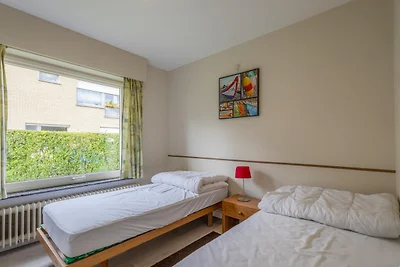 Aangename bungalow vlakbij zee en strand
