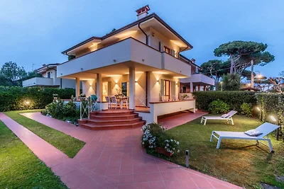 Villa bij Marina en strand