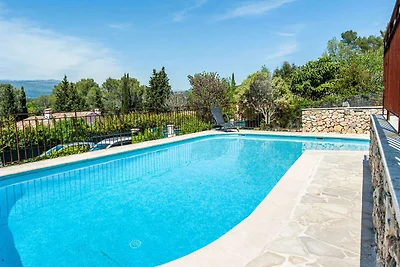 Villa moderna a Mougins con piscina privata