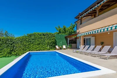 Villa in Kršan mit Schwimmbecken