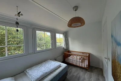Villa in Buren nahe Meer und Dünen