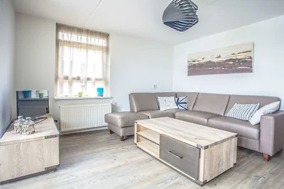 Ferienhaus in Medemblik mit Terrasse