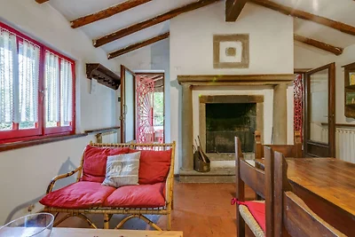 Casa vacanze d'epoca con piscina condivisa