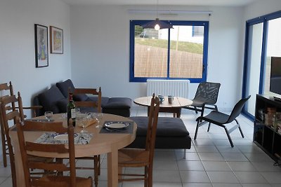Single storey holiday home with sea views,...