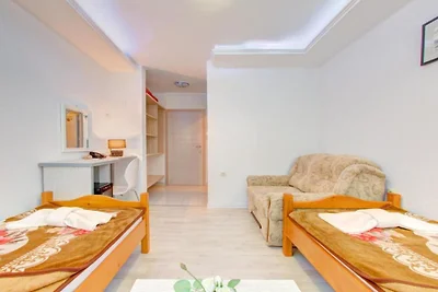 Glory Sanctuary Retreat - Twin room with balc...