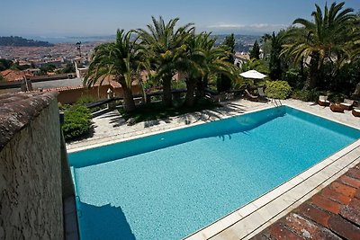 Schitterende villa met zwembad in Nice