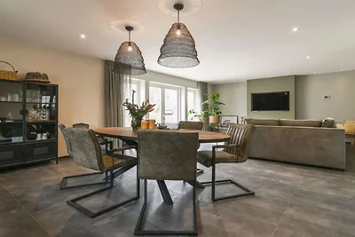 Villa in Rijs with Swimming Pool
