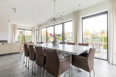 Villa with bubble bath in Harderwijk
