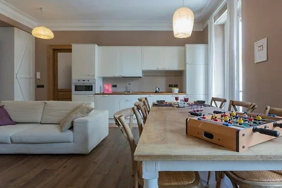 Wohnung in Torino mit Balkon und Parken