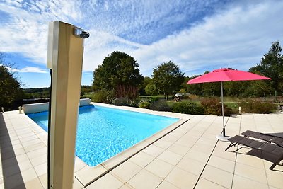 Elite-Ferienhaus mit privatem Pool in Montclé...