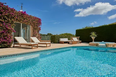 Villa con aria condizionata, piscina e jacuzz...