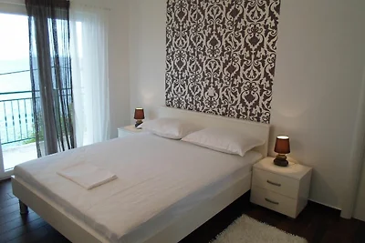 House Karlo Apartments - One-Bedroom Apartmen...