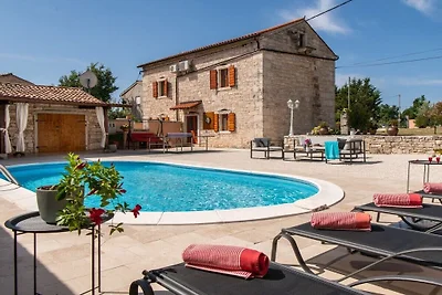 Villa in Barban mit Schwimmbecken