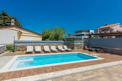 Villa in Premantura mit Schwimmbecken