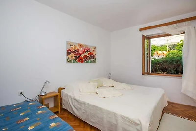 Apartment mit Terrasse und Pool
