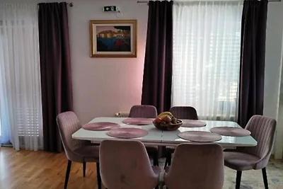 Peaceful Apartments With Style - Classsic Two...