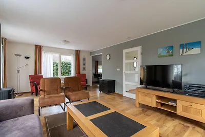 Villa mit finnischer Sauna und Außendusche